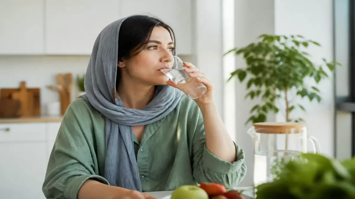 چقدر اب در روز استفاده کنیم؟ راهنمایی برای مصرف بهینه